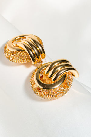
            
                Load image into Gallery viewer, Julia Textured Mesh Earrings
            
        