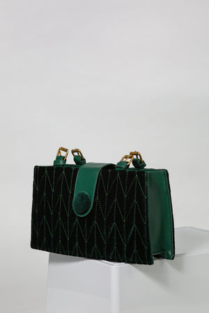 Ivy Velvet Handbag In Green