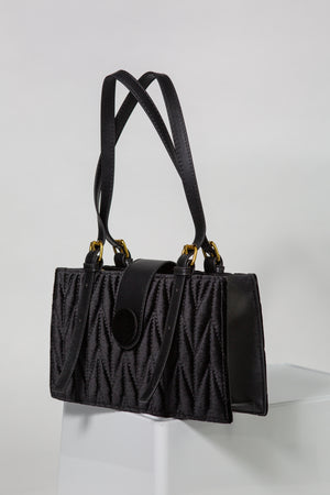 
            
                Load image into Gallery viewer, Ivy Velvet Handbag In Black
            
        